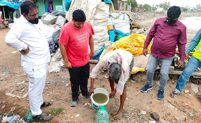 People in parts of Hyd complain of unusual odour